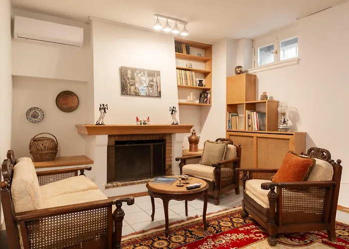 Athenian Getaway Villa In Plaka With Acropolis View By Athenian Homes