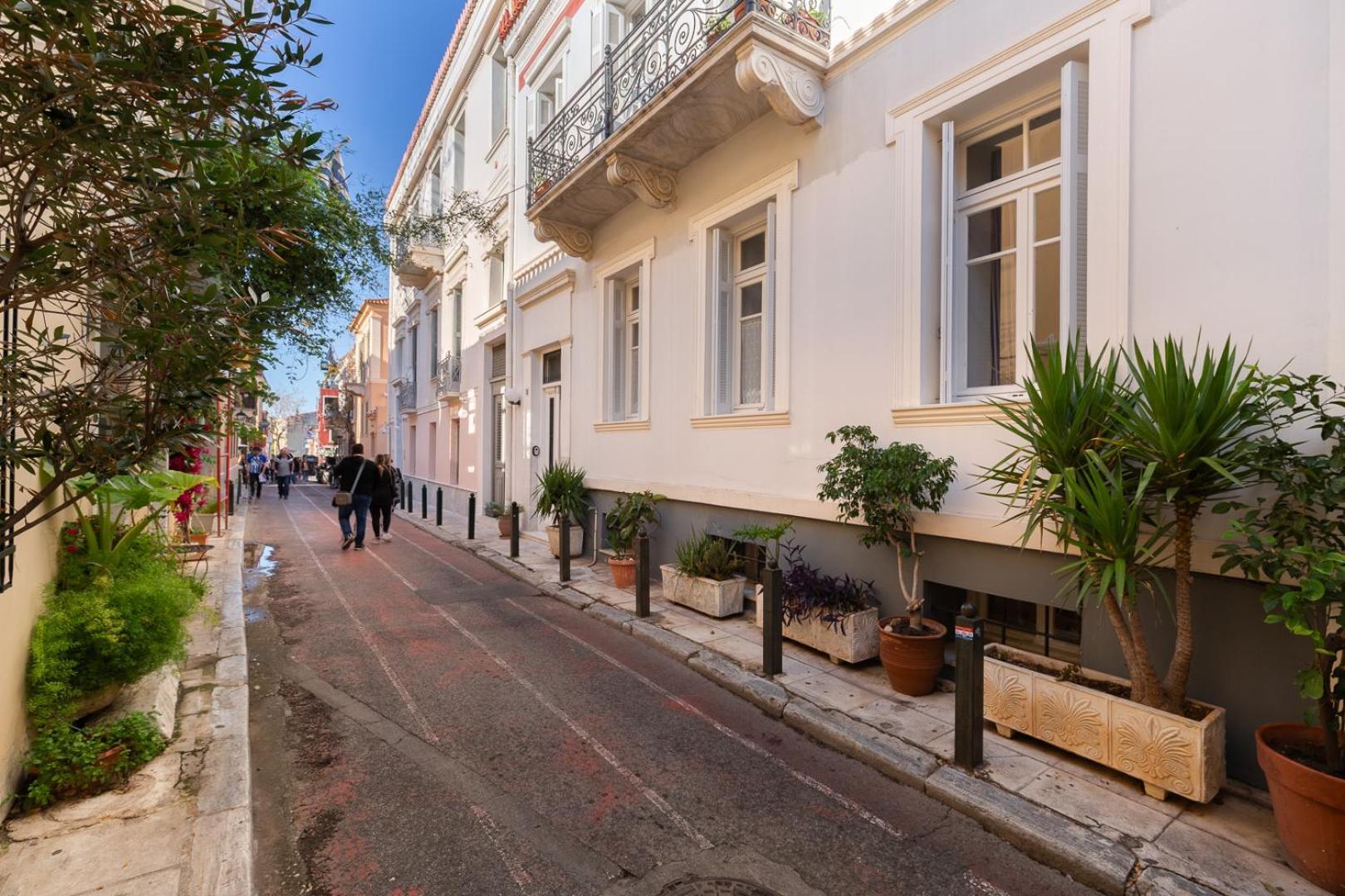 Athenian Getaway In Plaka With Acropolis View By Athenian Homes *