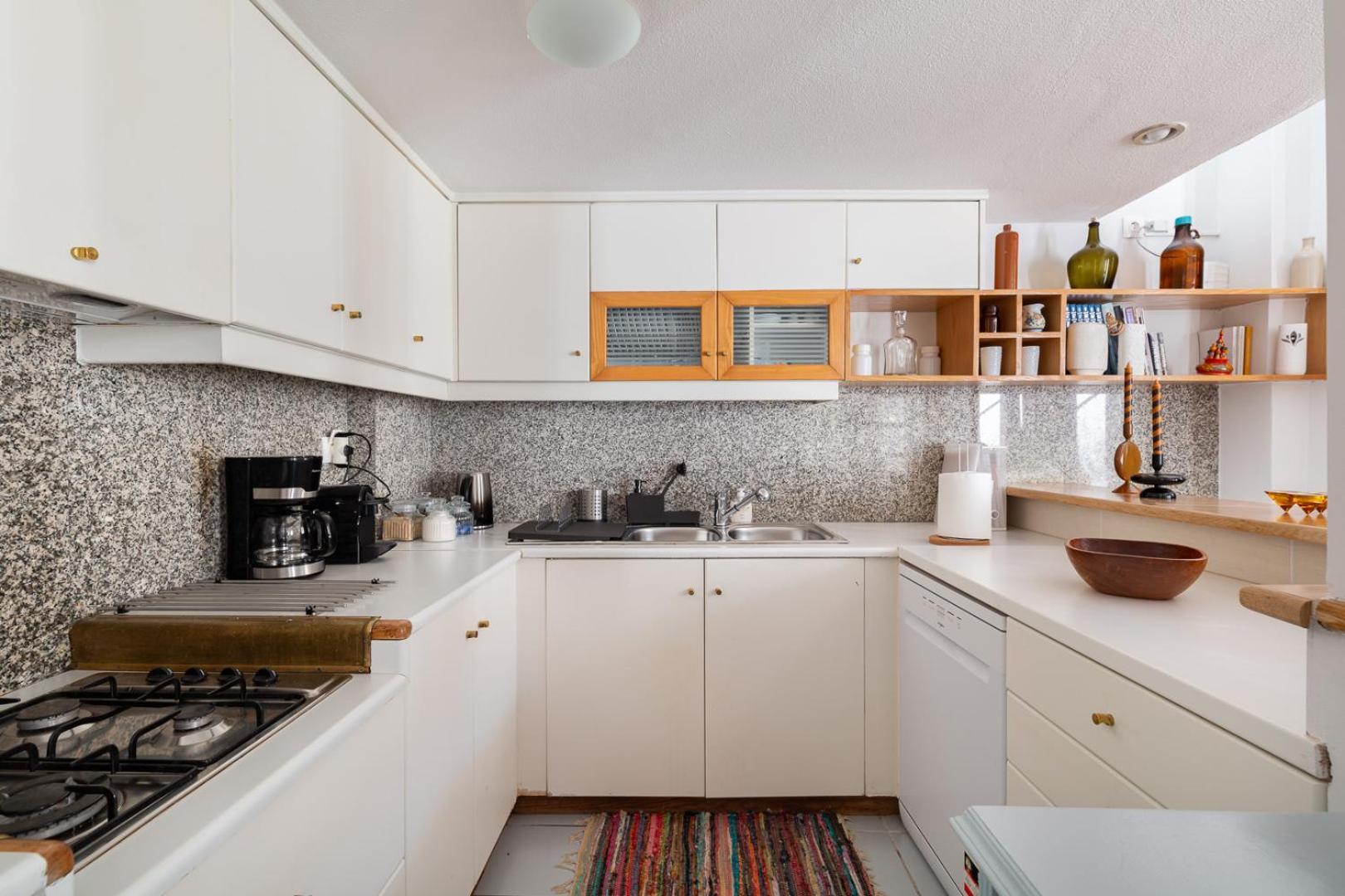 Athenian Getaway In Plaka With Acropolis View By Athenian Homes