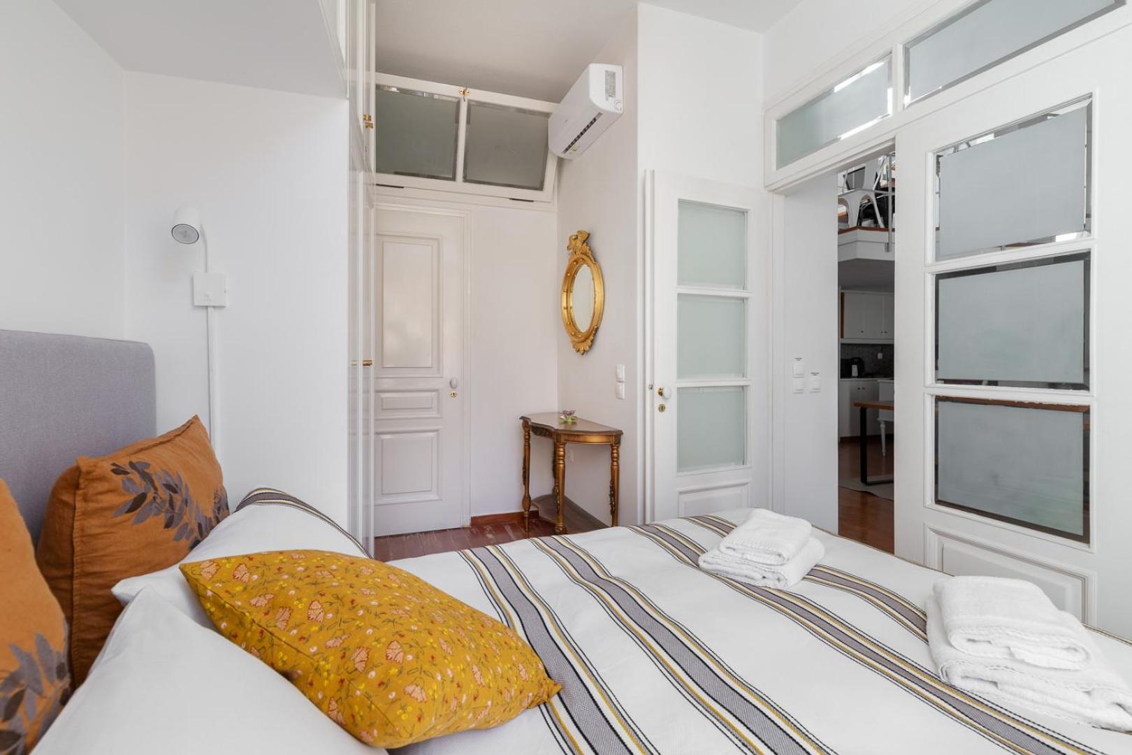 Athenian Getaway In Plaka With Acropolis View By Athenian Homes